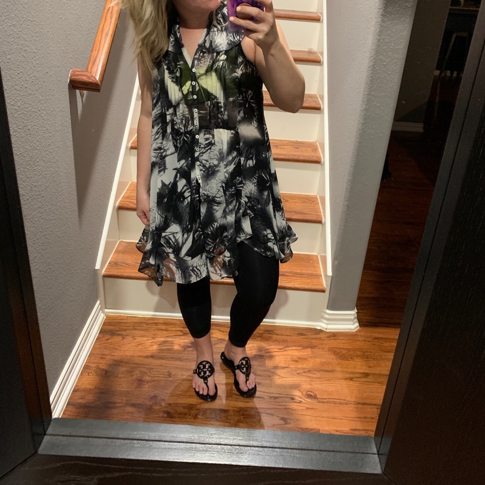 Entro black and white floral tunic